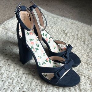 Draper James size 6 1/2 navy heels